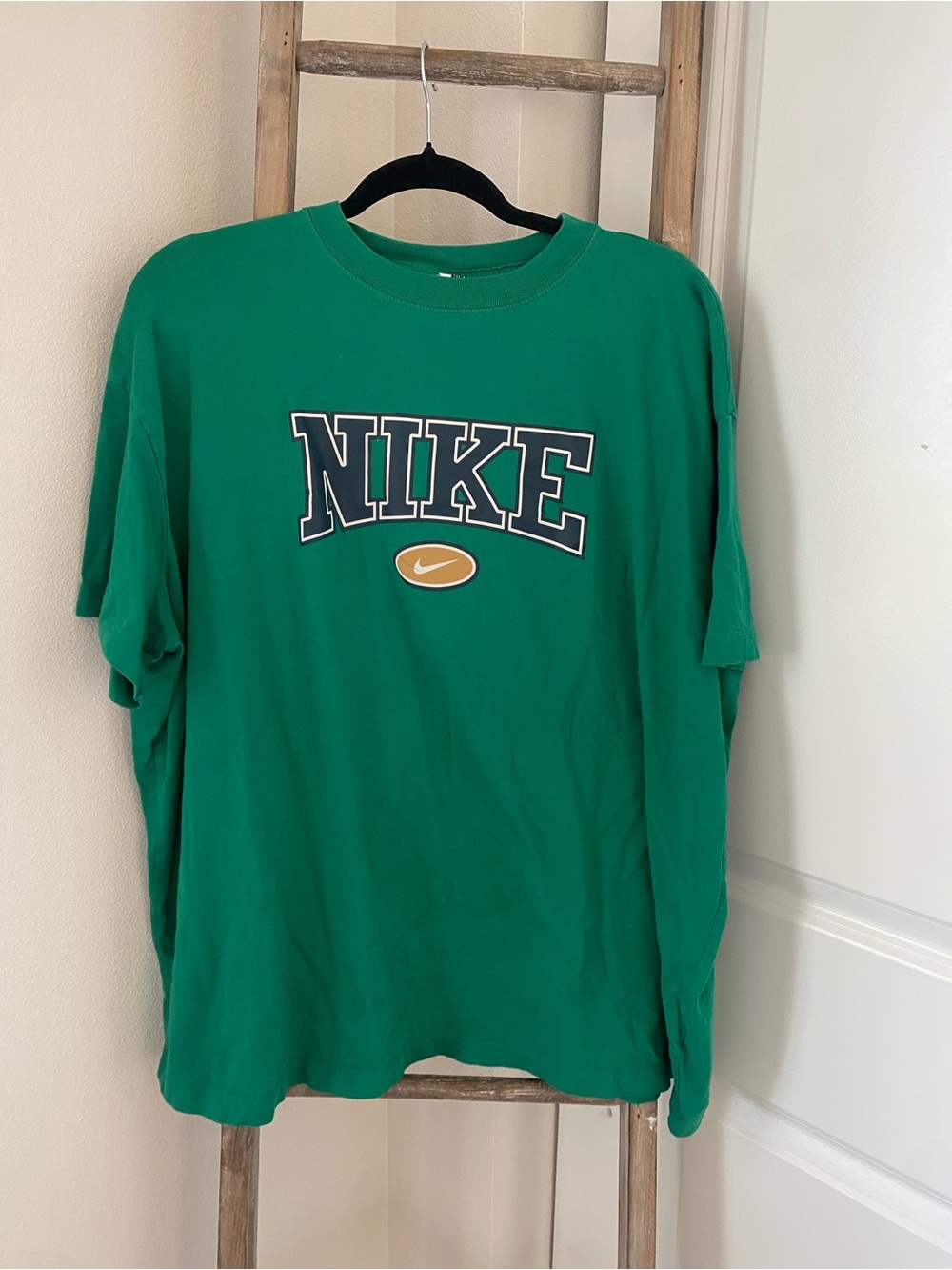 Nike Women’s Green Logo Short-Sleeve Retro T-Shirt / Size XXL - Picture 5 of 10